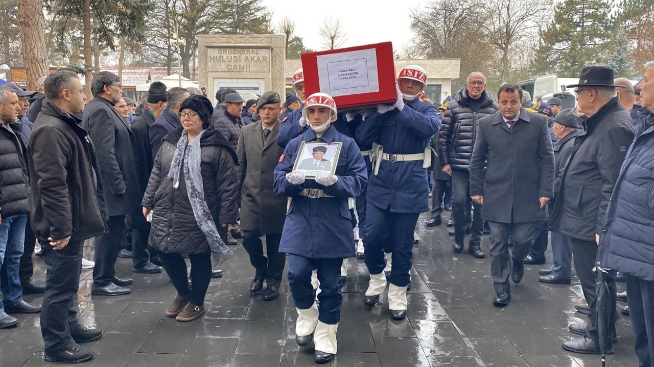 Foto - Kendisini kurtaran Kıbrıs gazisini son yolculuğunda yalnız bırakmadı