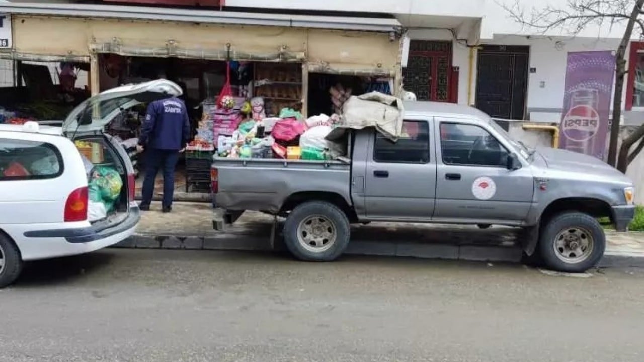 Foto - Kentin ünlü marketine baskın: 4 kamyonet dolusu gıda ürünü toplatıldı