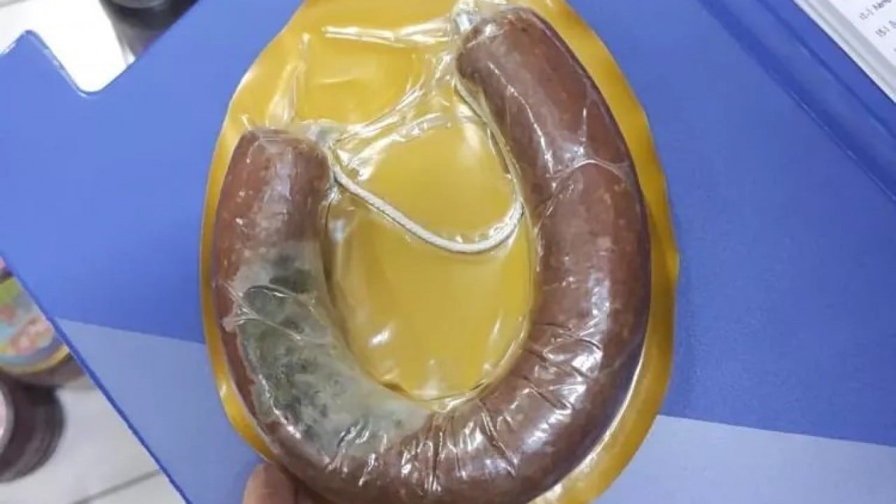 Foto - Kentin ünlü marketine baskın: 4 kamyonet dolusu gıda ürünü toplatıldı