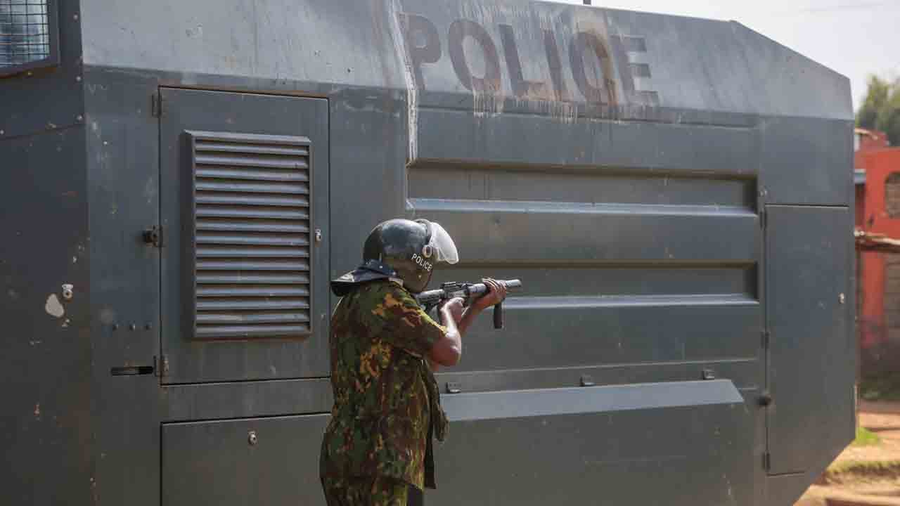 Foto - Kenya'da ABD Ebola tesisine öfke büyüyor: Gösterici başından vuruldu