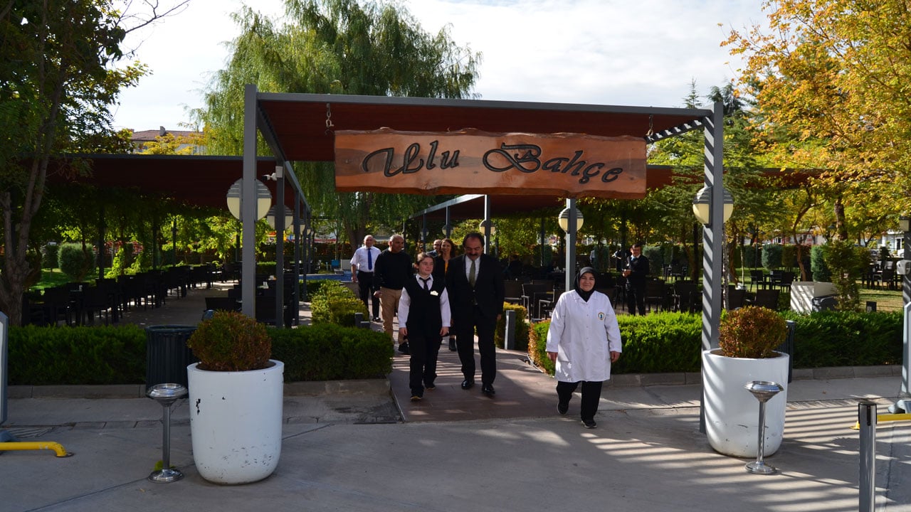 Foto - Kepçeyi tutan kazanıyor! Lise öğrencilerinden 40 milyon TL ciro