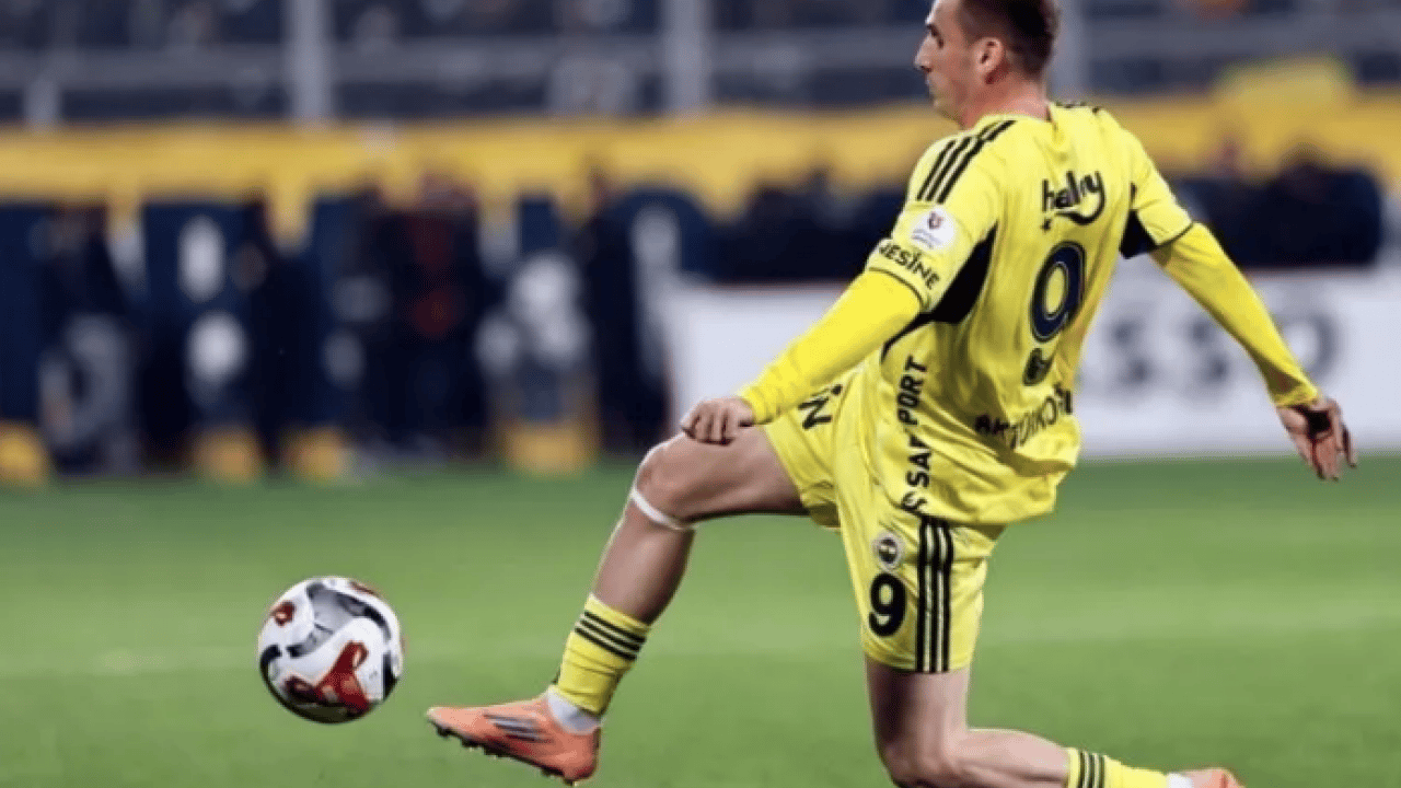 Foto - Kerem'in performansı bundan mı düştü deyip açıkladılar! Saç ektirdiği için mi? Gür saçlarından sen sorumlusun