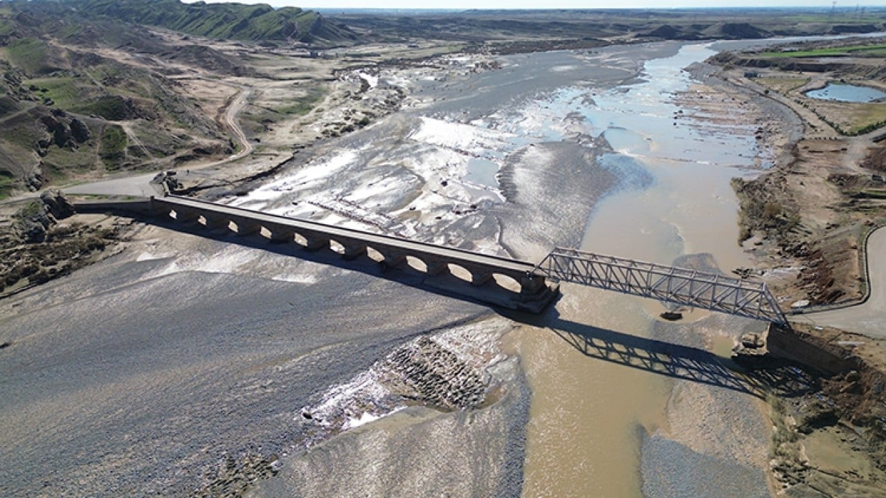 Foto - Kerkük'ün gözbebeği tarihi Osmanlı Köprüsü! Yıllara ve sellere rağmen dimdik ayakta