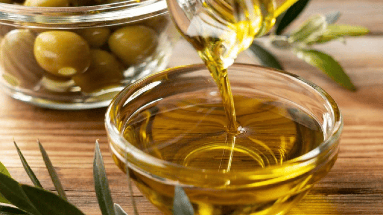 Foto - Kesmek zorunda kalmayacaksınız! Saça yapışan sakızdan kurtulmanın yolu