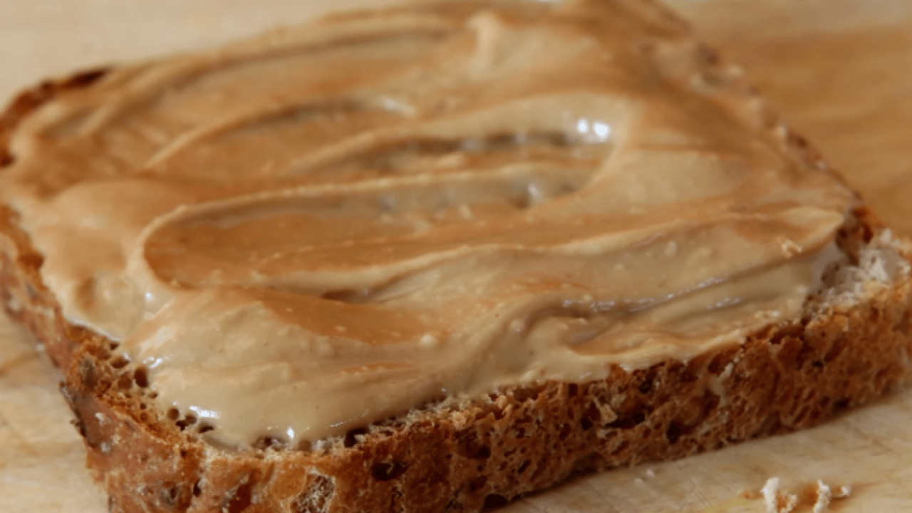 Foto - Kesmek zorunda kalmayacaksınız! Saça yapışan sakızdan kurtulmanın yolu