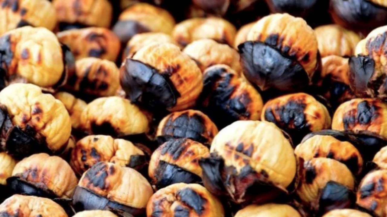 Foto - Kestaneyi fırına atmadan önce suyuna 1 kaşık atın! Meğer kestane bu yüzden daha... Püf noktası!