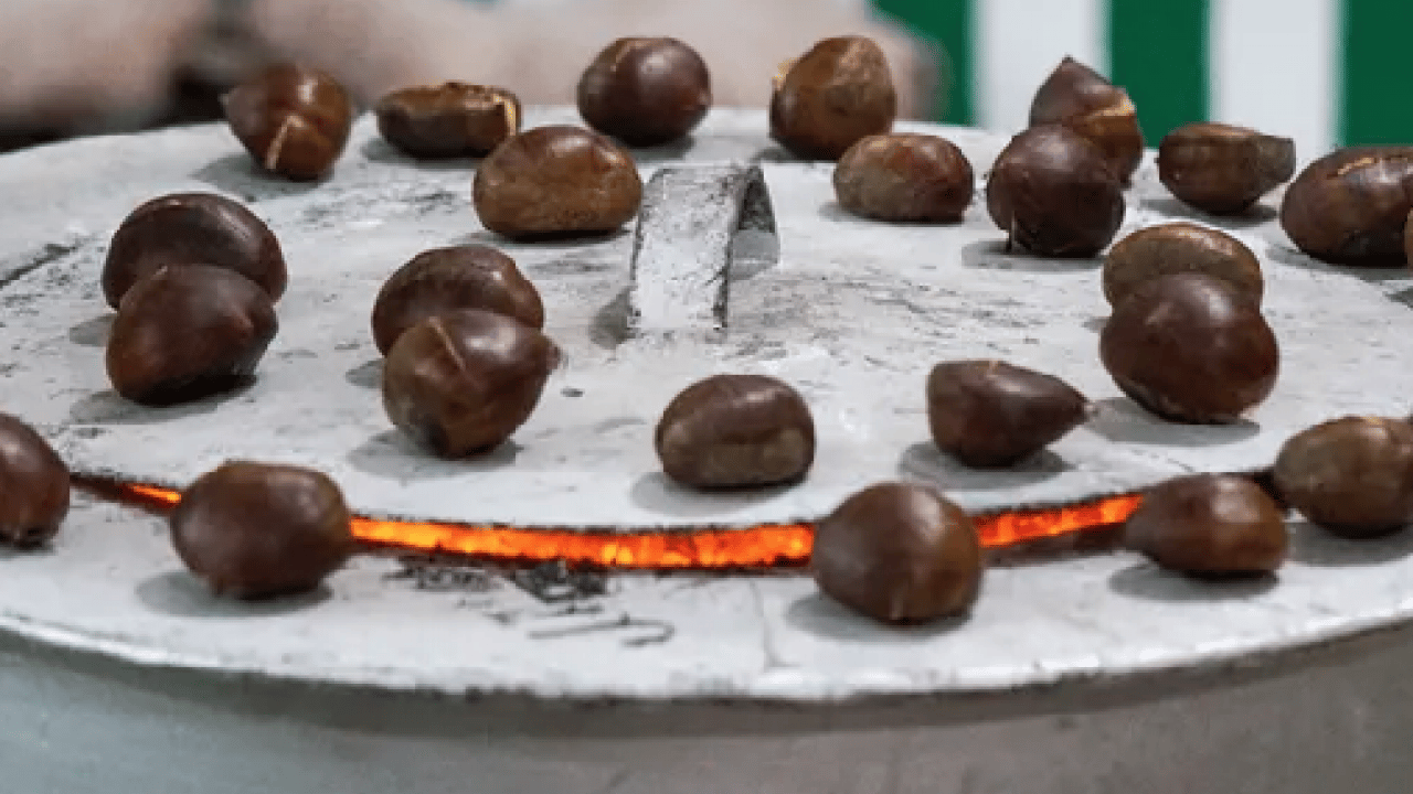 Foto - Kestaneyi mükemmel pişirmenin püf noktası meğer burada saklıymış! İnce detay...