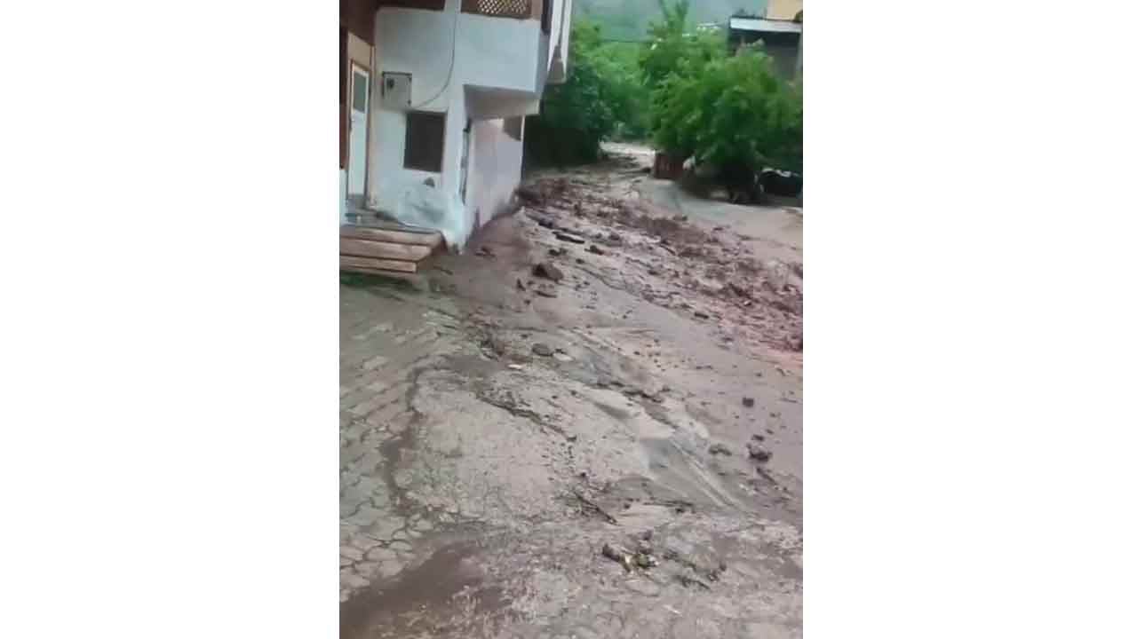 Foto - Kıl payıyla CHP’nin kazandığı ilde şaşırtmayan görüntüler! Kendi yollarını kendileri temizledi