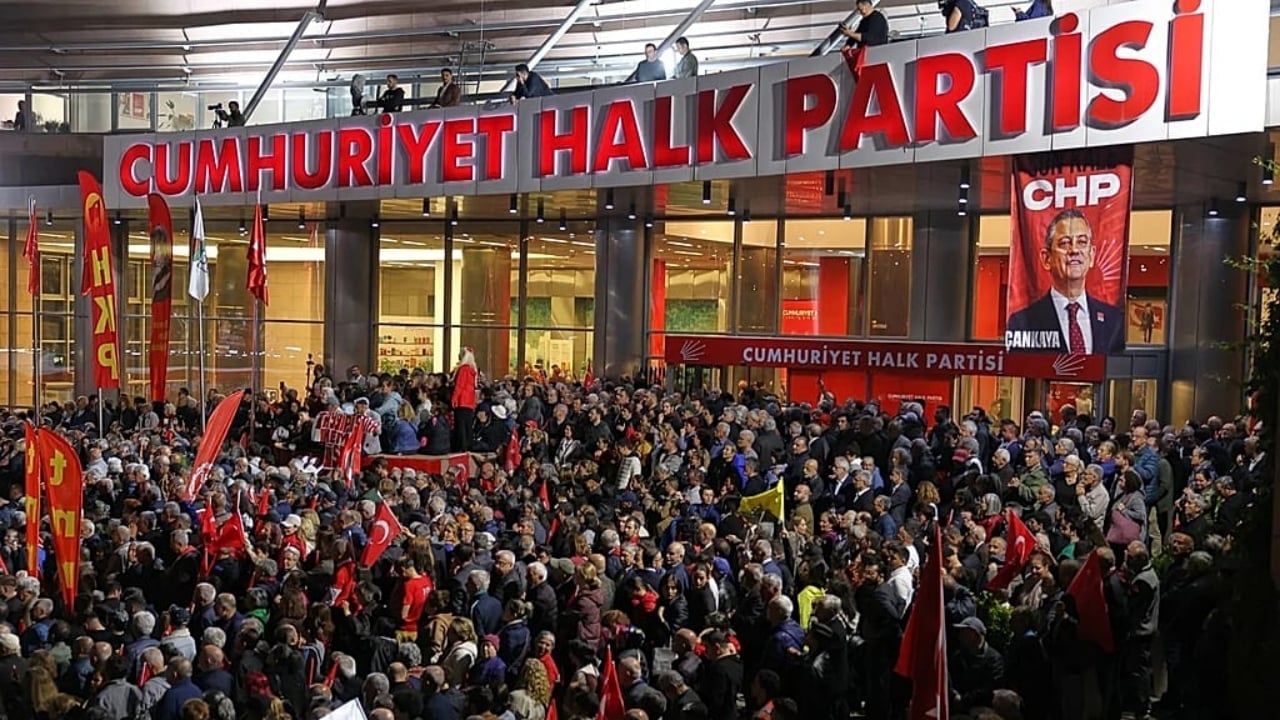 Foto - Kılıçdaroğlu istedi, Yargıtay patır patır sildi! CHP’nin milletvekili sayısı bakın kaça düştü