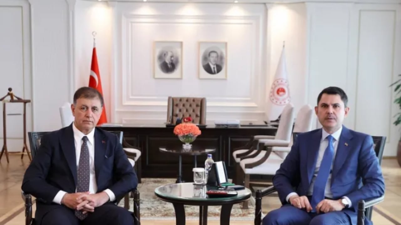 Foto - Kılıçdaroğlu'nu da Özgür Özel'i de tercih etmedi! Cemil Tugay soluğu Murat Kurum'un yanında aldı
