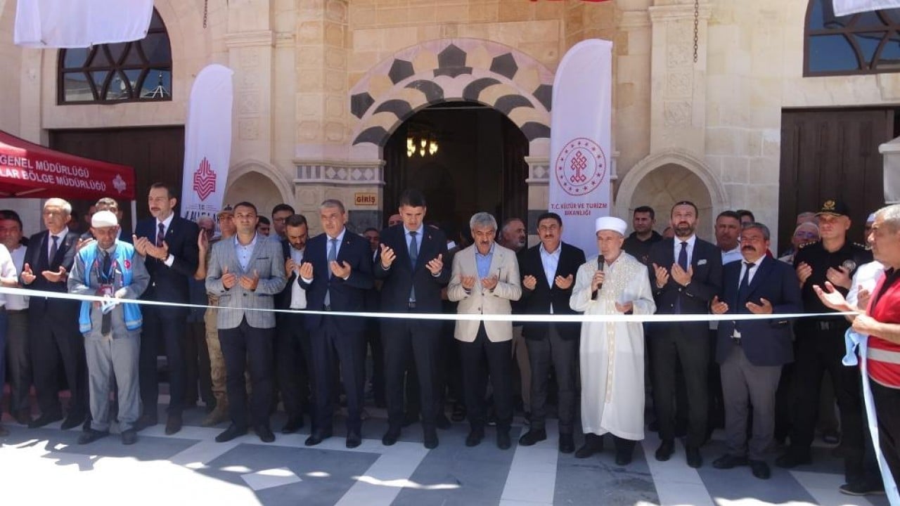 Kilis Ulu Cami ile Şurahbil Bin Hasene Cami ibadete açıldı
