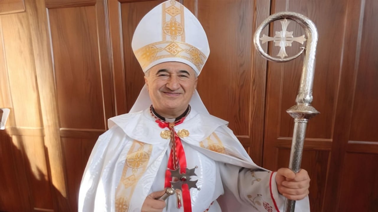 Foto - Kiliseden 11 milyon TL çalıp genelevde yemiş! Sapık piskopos için karar verildi