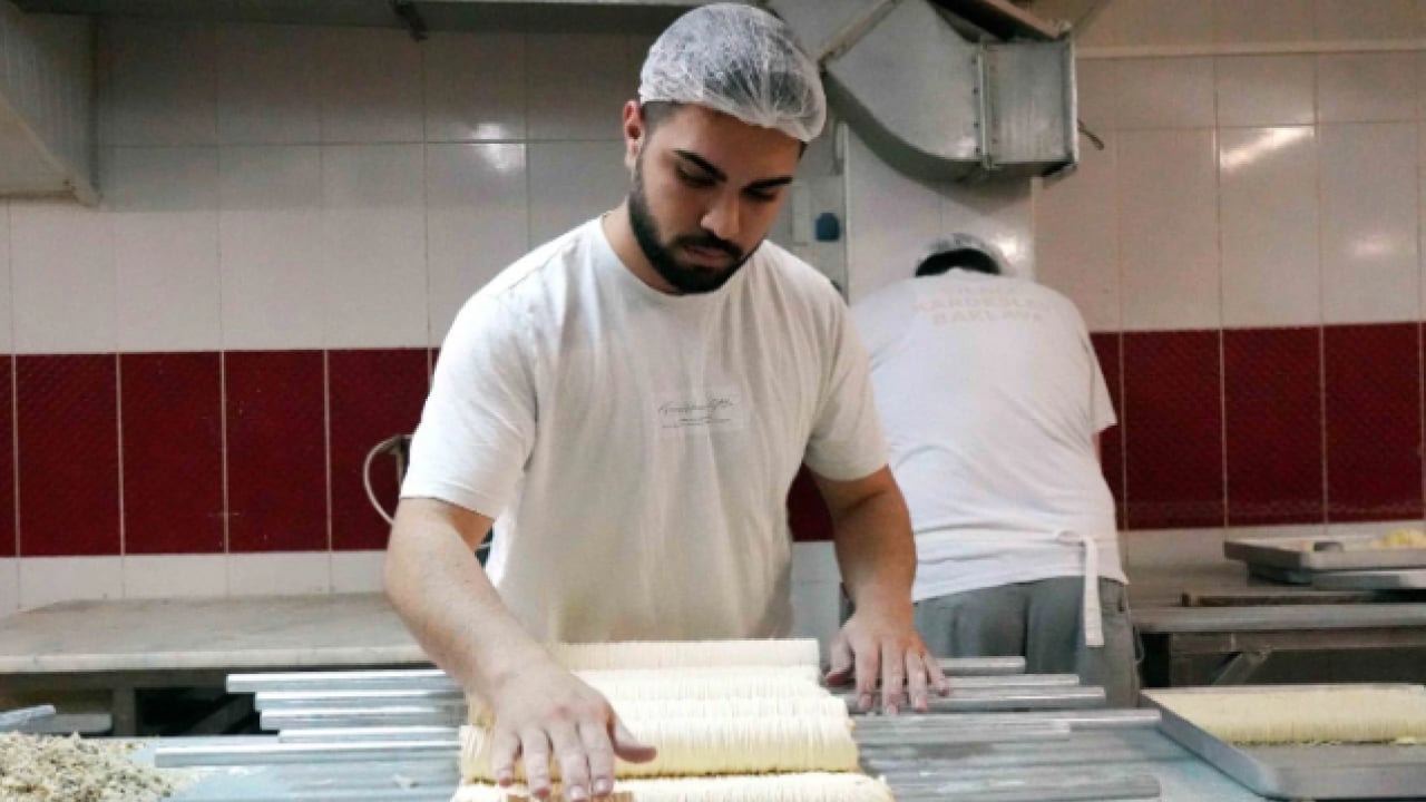 Foto - Kilo fiyatı dudak uçuklatıyor! Fıstıklı baklavada 'hile' uyarısı