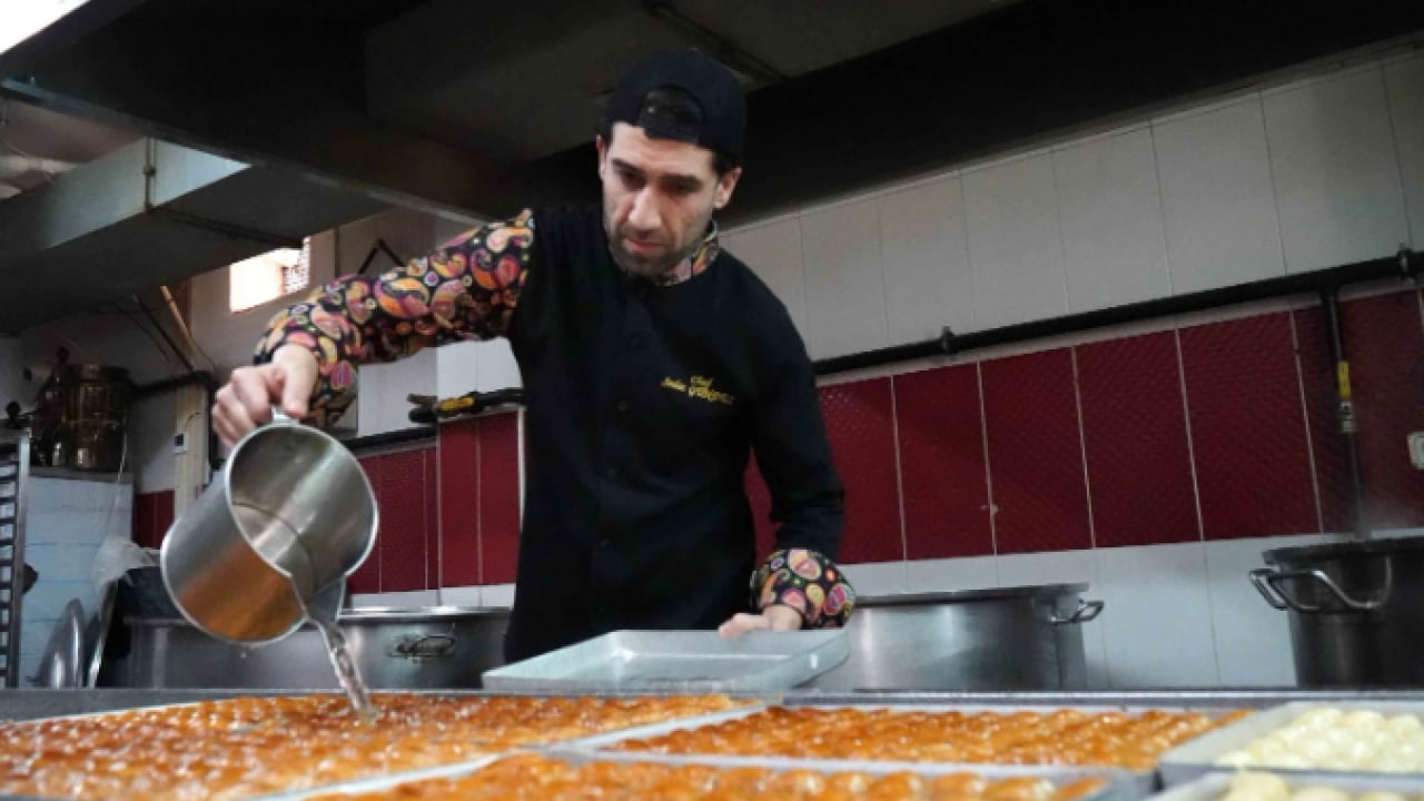 Foto - Kilo fiyatı dudak uçuklatıyor! Fıstıklı baklavada 'hile' uyarısı