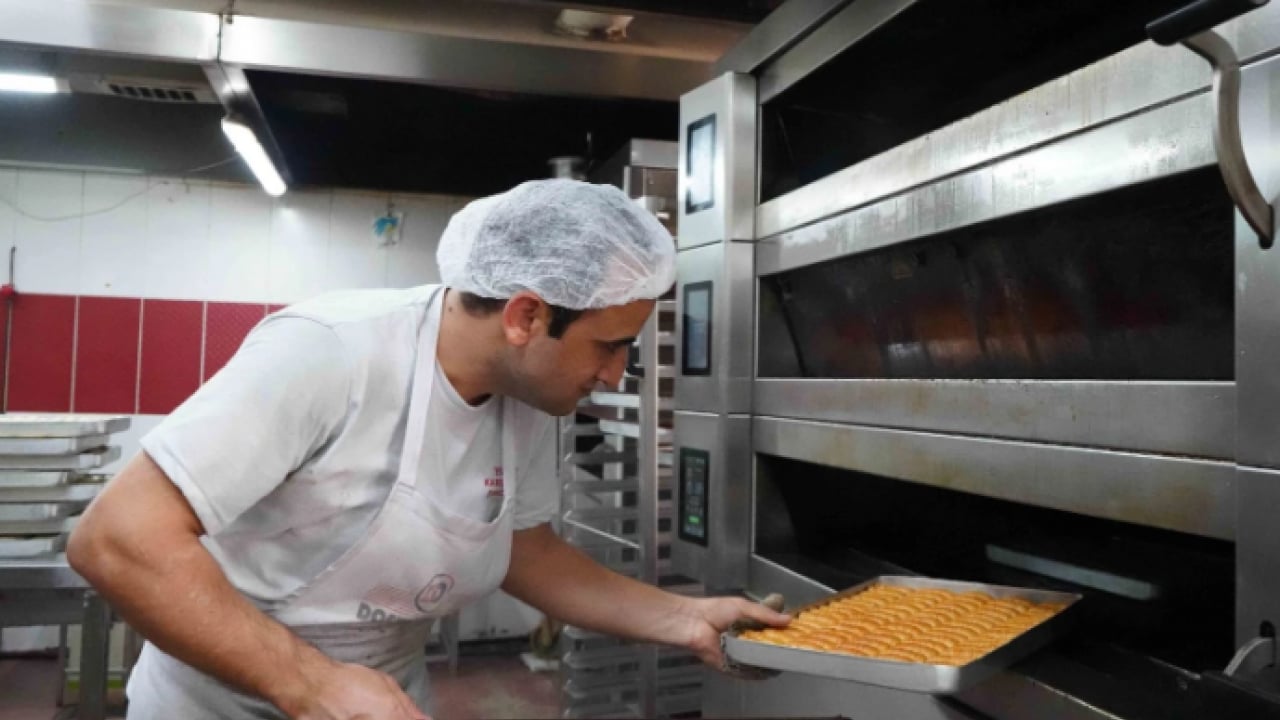 Foto - Kilo fiyatı dudak uçuklatıyor! Fıstıklı baklavada 'hile' uyarısı