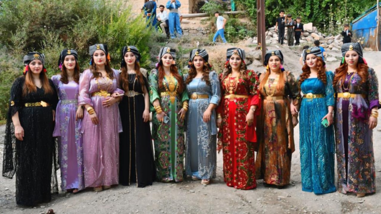 Foto - Kilolarca altın, valiz valiz para taşıyorlardı! Ünlü aşiretten, tüm Türkiye’yi ters köşe yapan karar