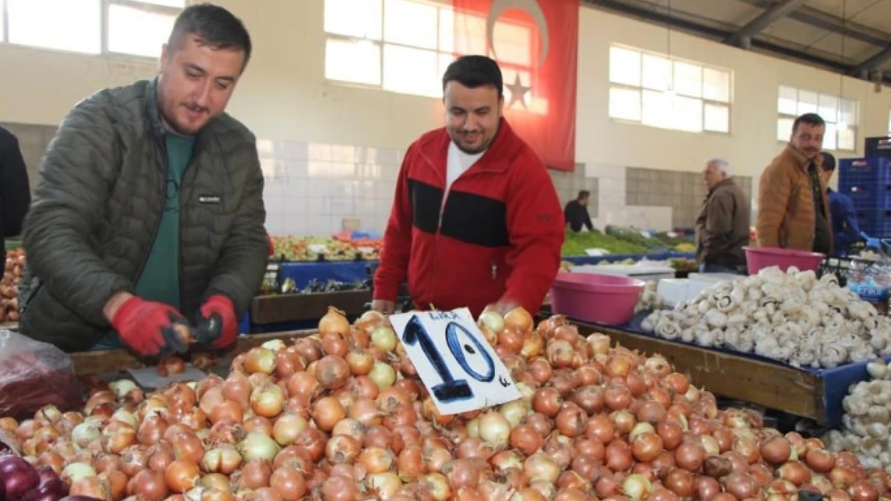 Kilosu aylardır 10 TL! Ekmek ve sudan daha ucuz