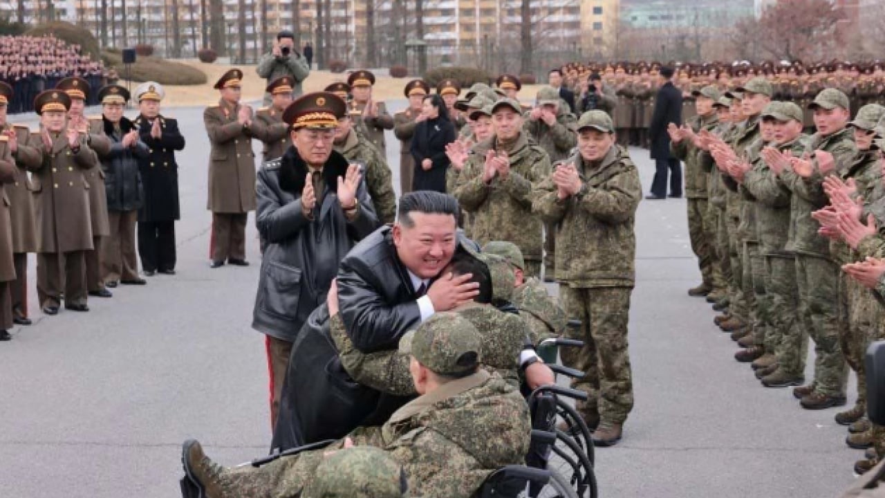 Foto - Kim Jong-un’dan askerlere dikkat çeken karşılama