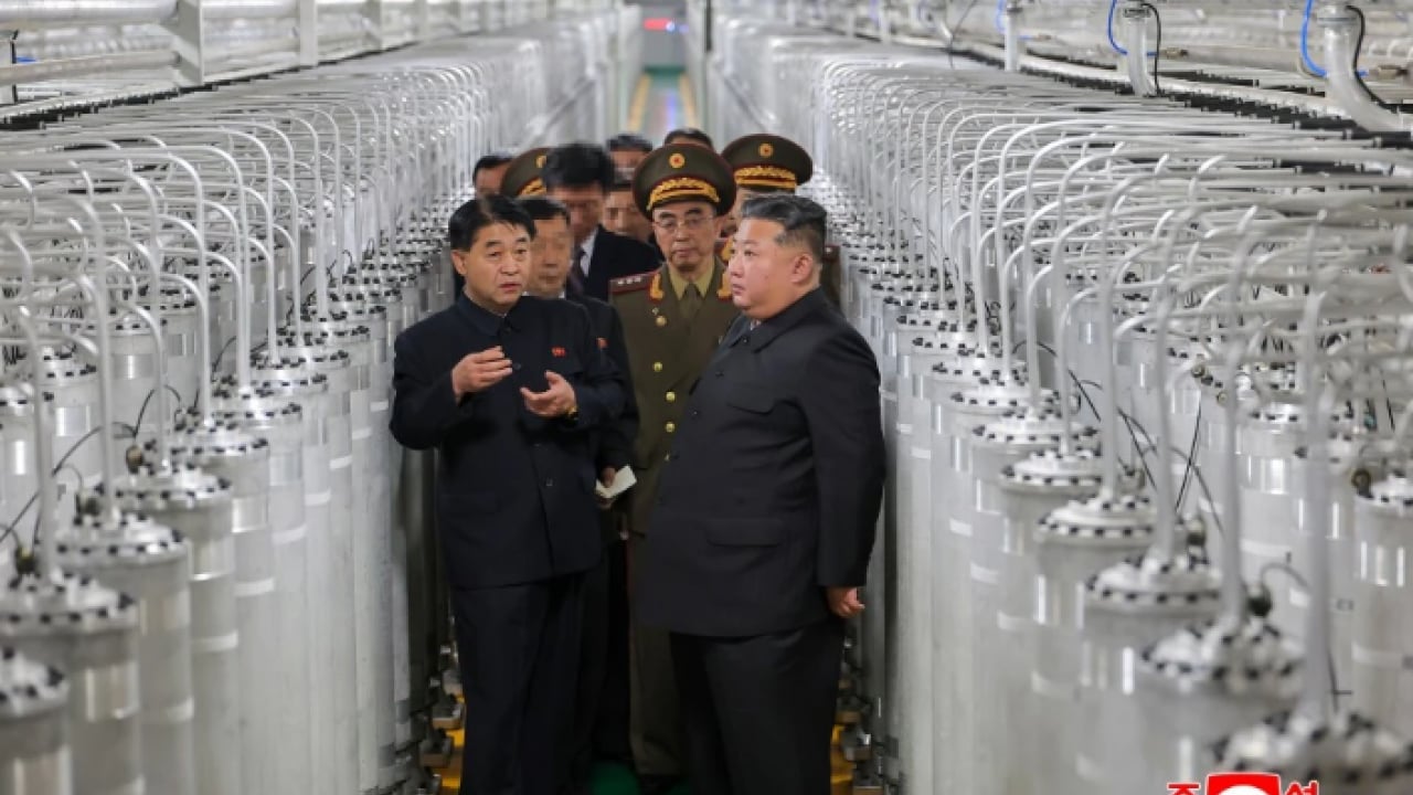 Foto - Kim Jong Un'dan dünyaya gözdağı! Yeni nükleer tesis tanıtıldı