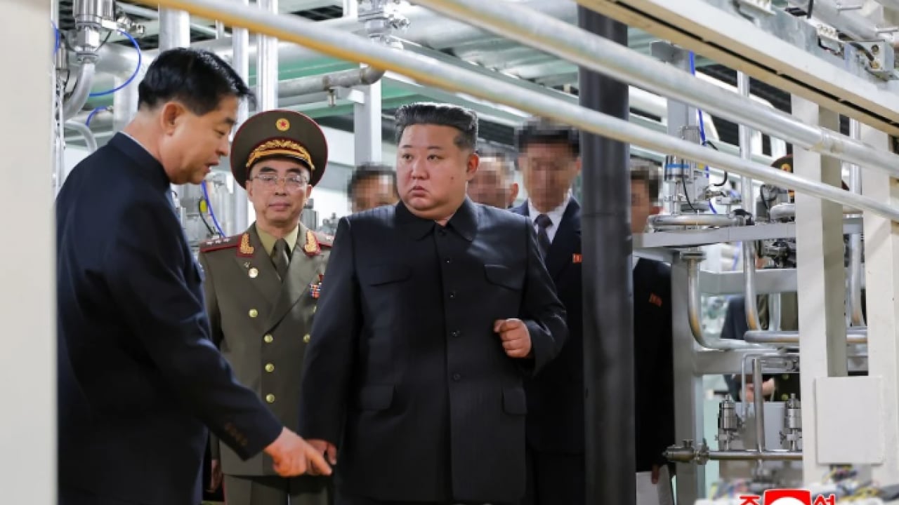 Foto - Kim Jong Un'dan dünyaya gözdağı! Yeni nükleer tesis tanıtıldı