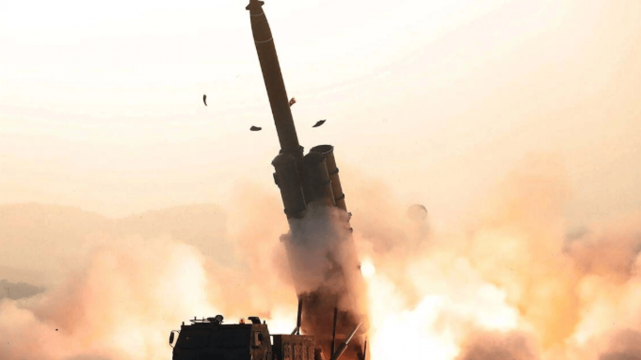 Foto - Kim Jong-un'dan gövde gösterisi! Dünyanın 'en güçlü' silahını tanıttı