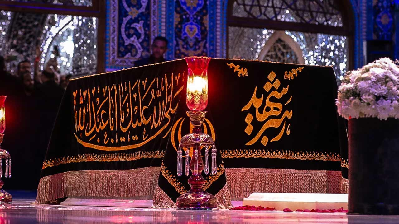 Foto - Kim olduğu belli oldu! Hamaney’in cenazesinde gizemli maskeli