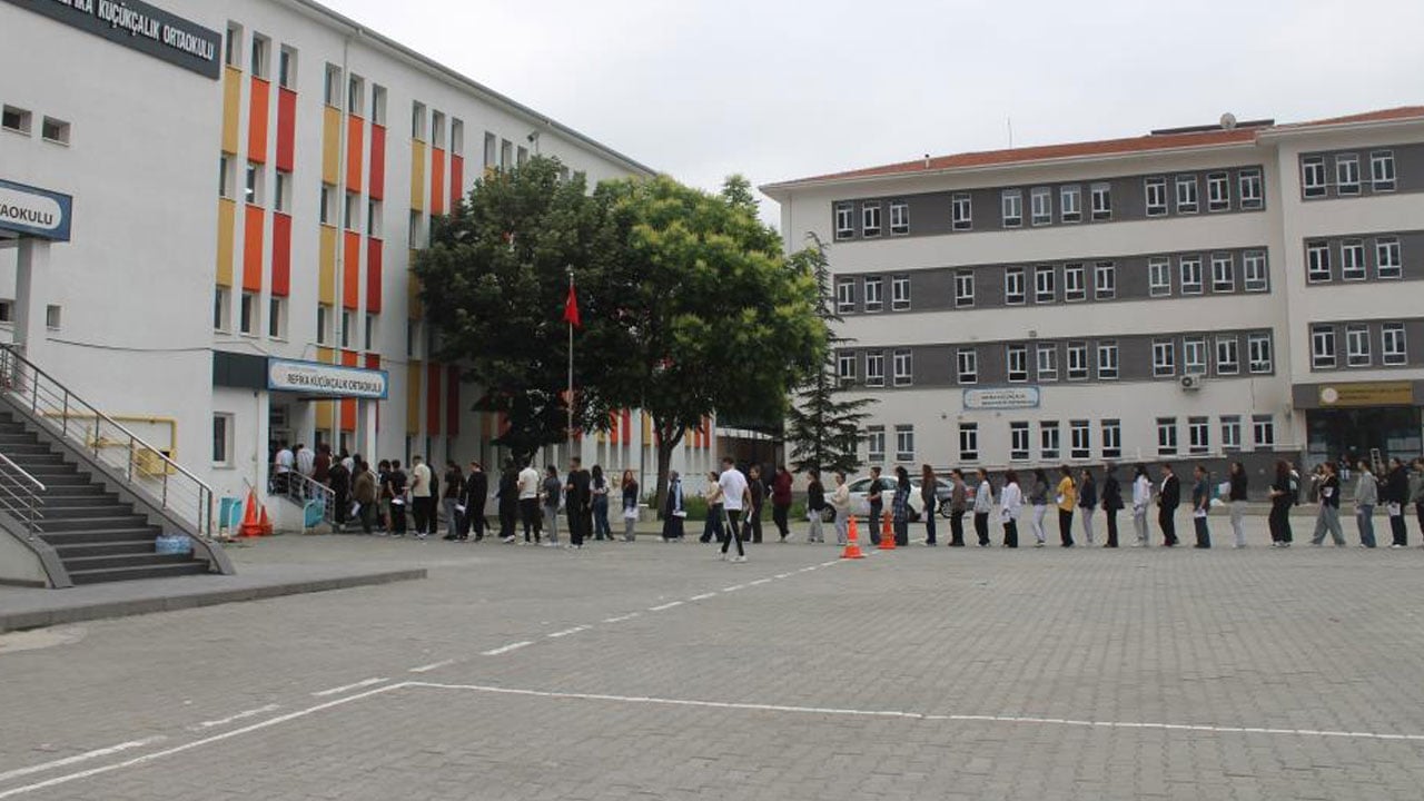 Foto - Kimi son anda yetişti kimi kapıda kaldı! YKS’ye son dakika deparı