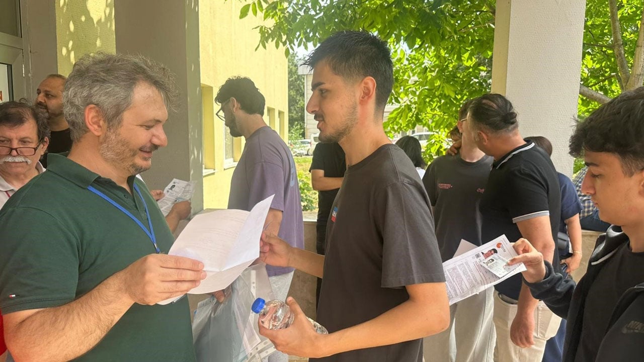 Kimi son anda yetişti kimi kapıda kaldı! YKS’ye son dakika deparı