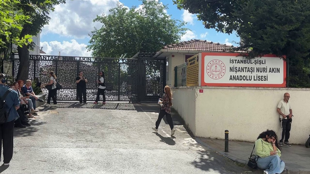 Foto - Kimi son anda yetişti kimi kapıda kaldı! YKS’ye son dakika deparı