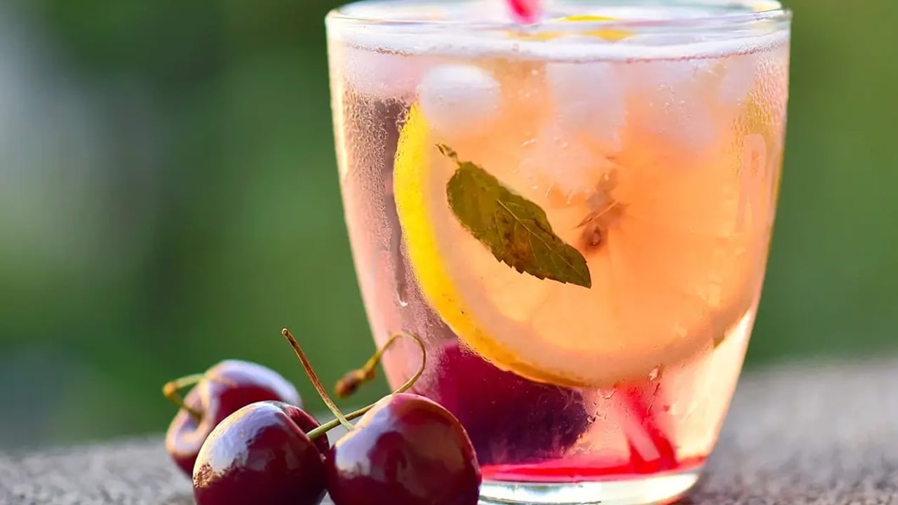 Foto - Kırmızı kirazlı limonata nasıl yapılır? Ev yapımı asırlık eşsiz tarifi şipşak hazırla servis et...
