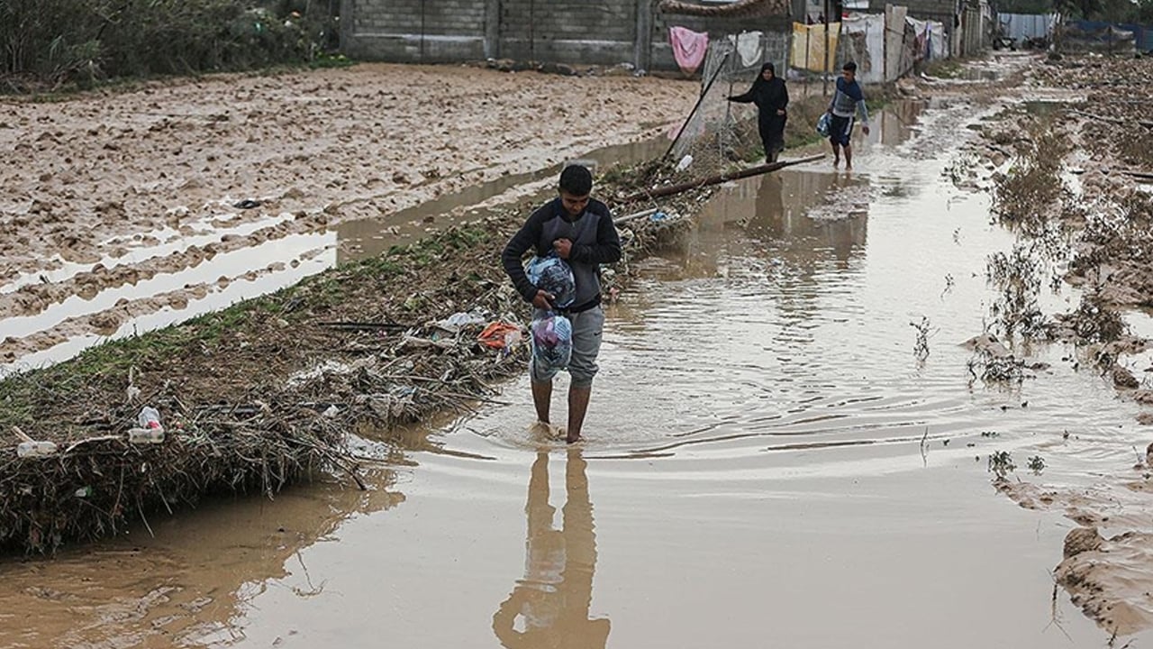 Foto - Gazze’de çocuklar yatak olmadan çadırlarda uyuyor! UNICEF: Kış koşulları hayati tehlike! 