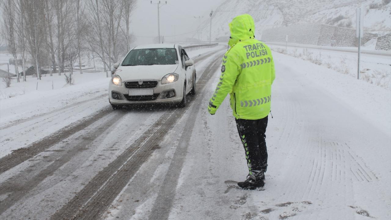 Foto - Kış şartlarında sürücüler neler yapmalı? Karayollarından kritik uyarılar
