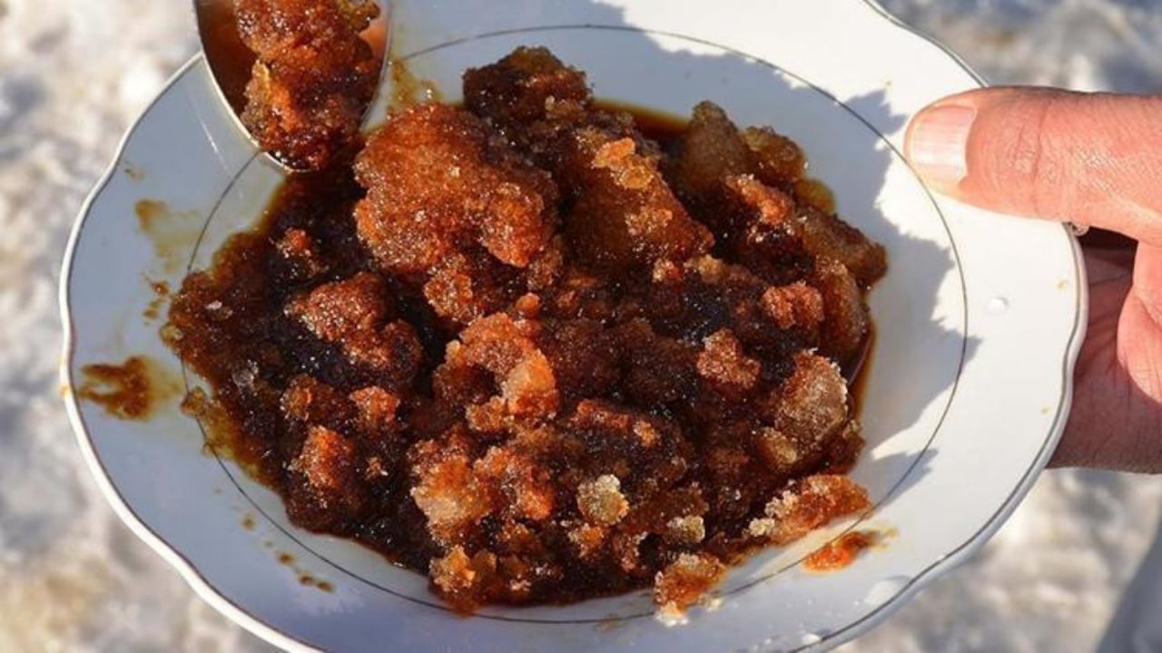 Foto - Kışın çuvalla toplayıp, yazın satıyorlar: Bu kuyular altın yumurtlayan tavuk gibi