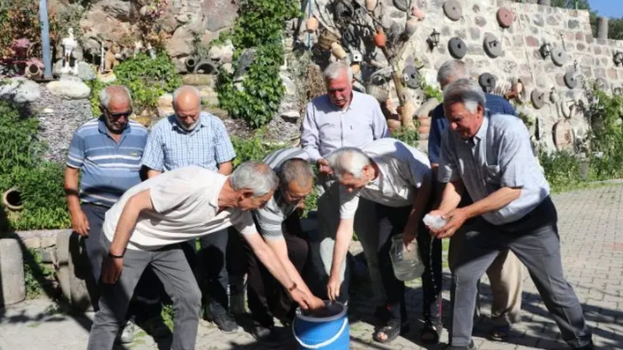 Foto - Kışın gömüp yazın yiyorlar! Kayseri'nin serinleten geleneği!