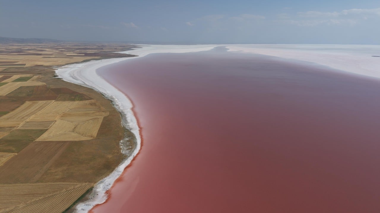 Foto - Kışın mavi yazın pembe! Göl değil sanki sanat eseri