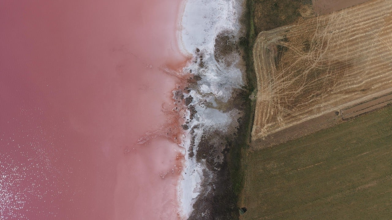 Foto - Kışın mavi yazın pembe! Göl değil sanki sanat eseri
