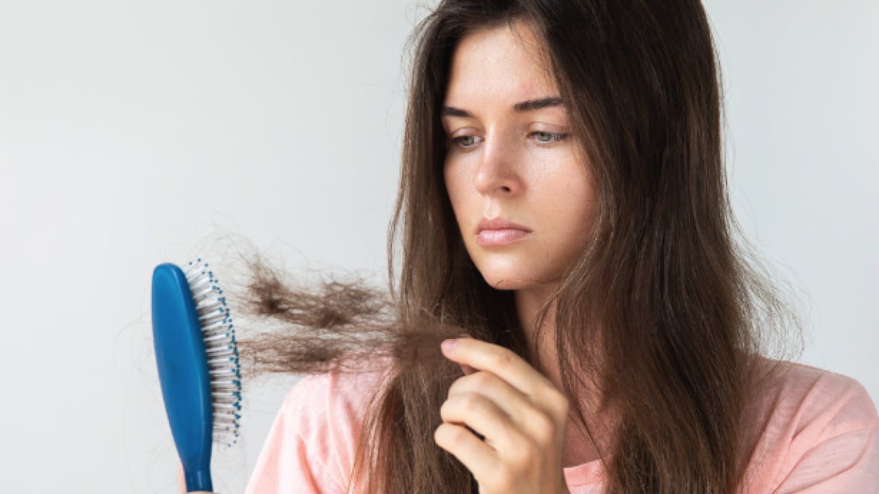 Foto - Saç dökülmesi artıyorsa mutlaka deneyin: En çok uygulanan doğal formül etkisini sürdürmeye devam edecek