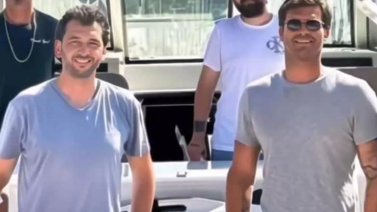 Foto - Kıvanç Tatlıtuğ'dan büyük vefa: Hepsine sahip çıktı!