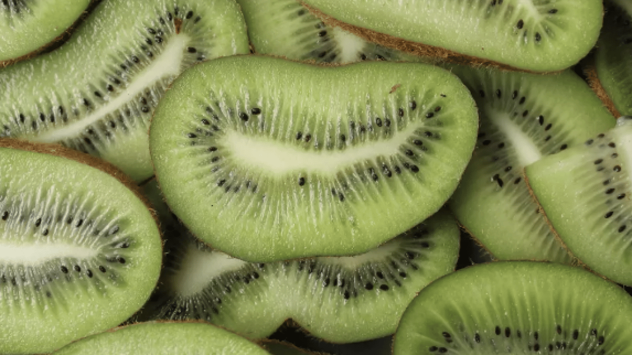 Foto - Kivi deyip geçmeyin! Maske yaparak uygulanabilir: Lekeleri siliyor, Hücreleri onarıyor