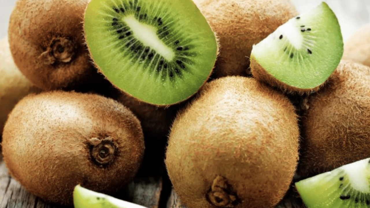 Foto - Kivi deyip geçmeyin! Maske yaparak uygulanabilir: Lekeleri siliyor, Hücreleri onarıyor