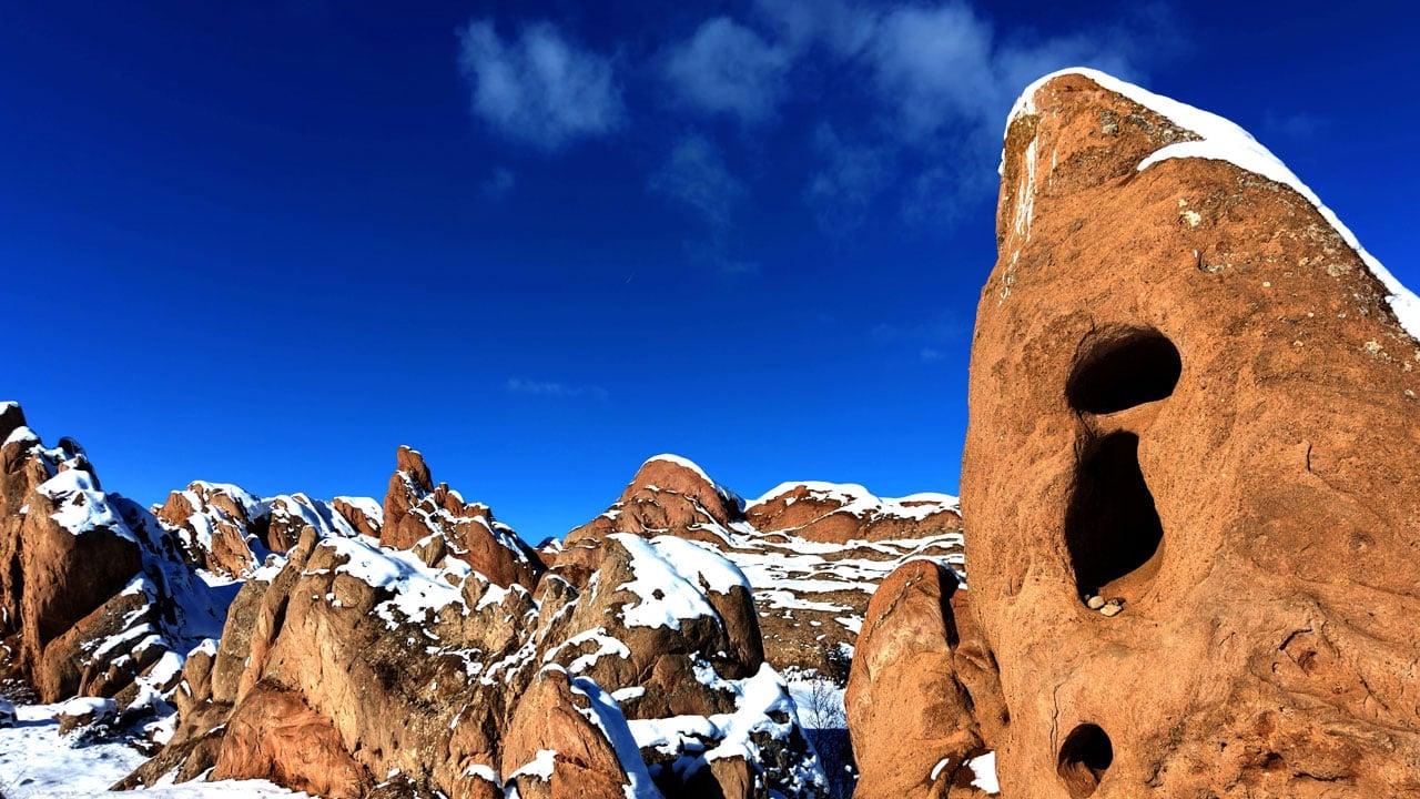 Foto - Kızıl kayalıklar beyaza büründü! Burası Mars değil Sivas