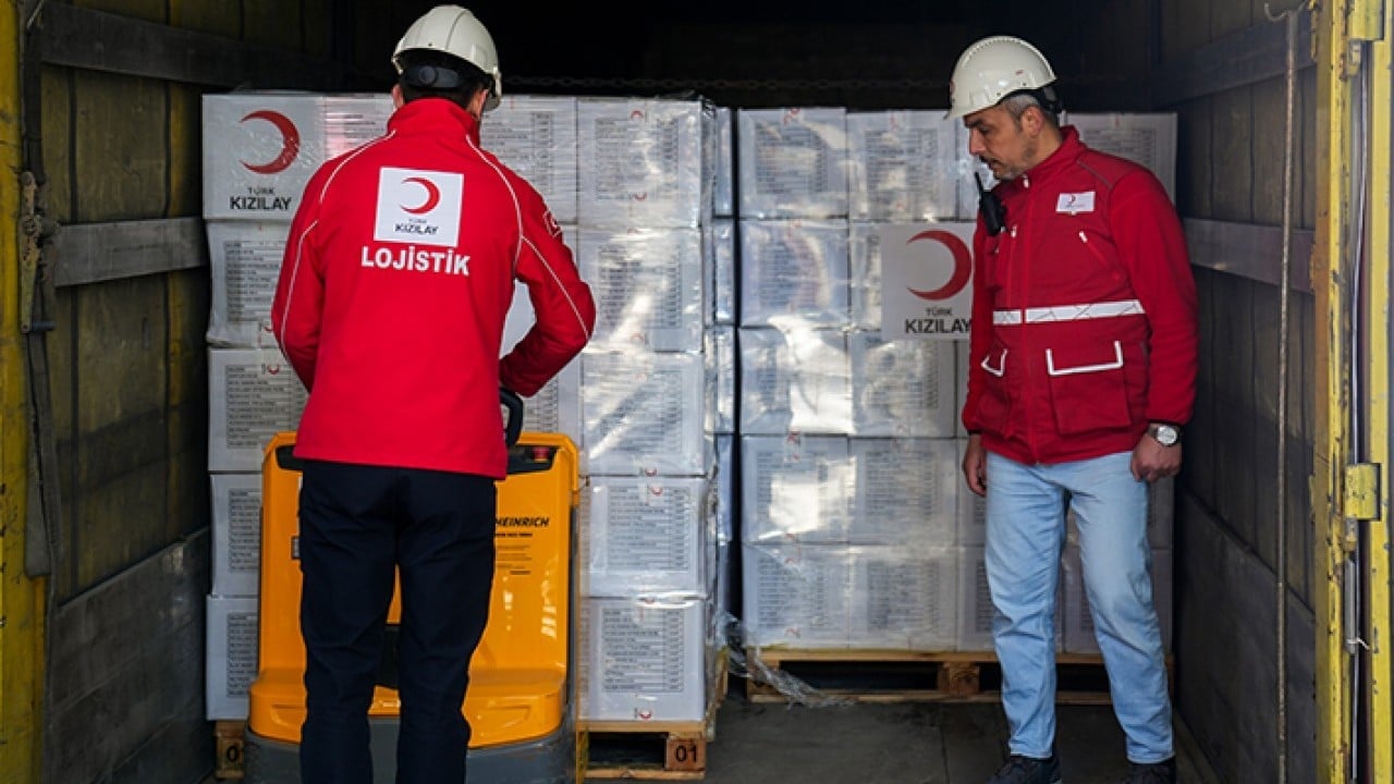 Foto - Kızılay İnsani Yardım tırları İran yolunda