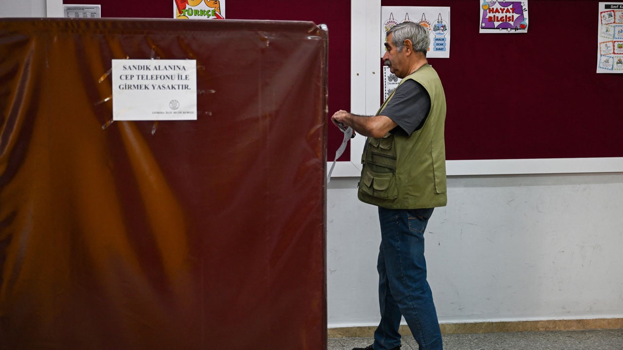 Foto - KKTC geleceğini oyluyor