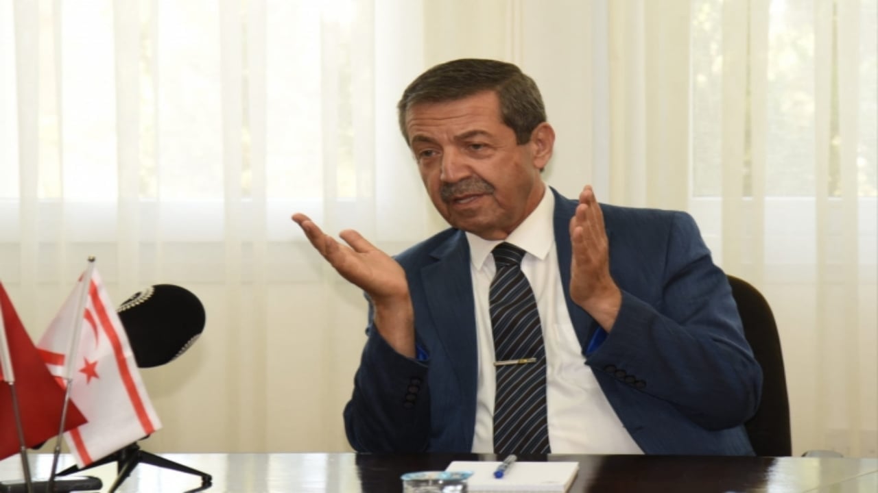 Foto - KKTC’de ipler koptu! Dışişleri Bakanı ile Cumhurbaşkanı birbirine girdi