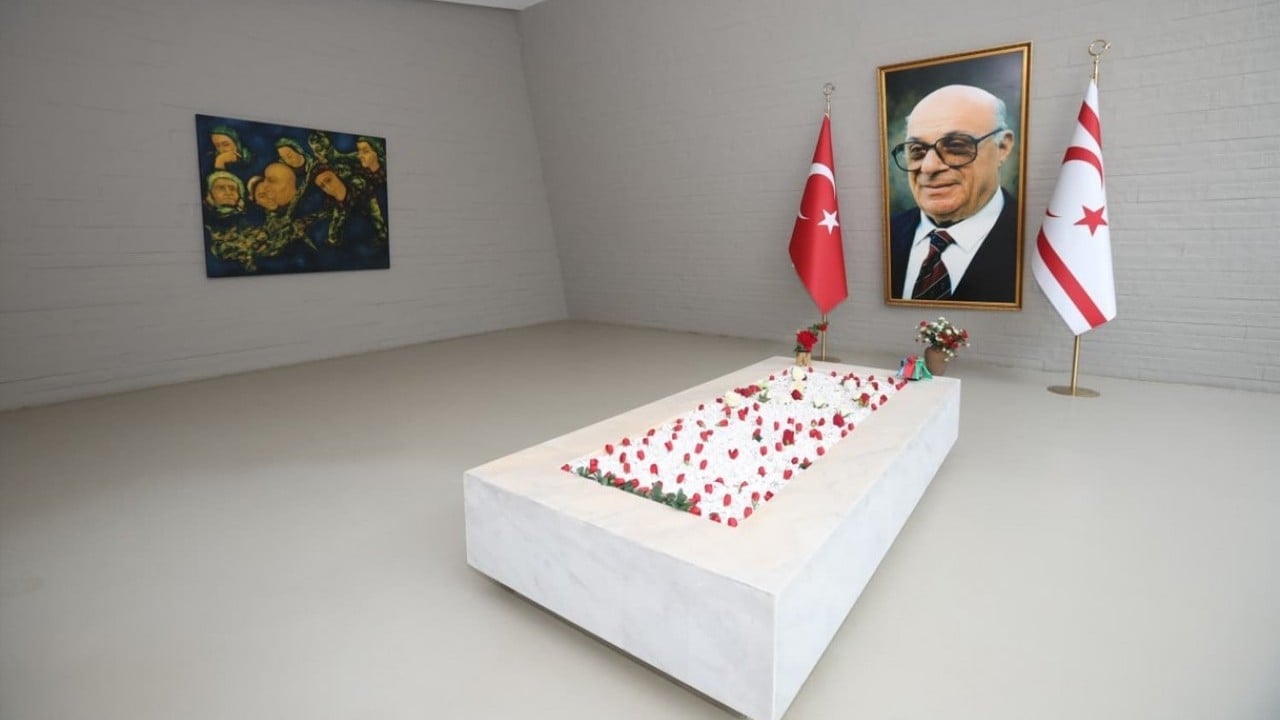 KKTC'nin Kurucu Cumhurbaşkanıydı! Denktaş, vefatının 14. yılında Lefkoşa'da anıldı