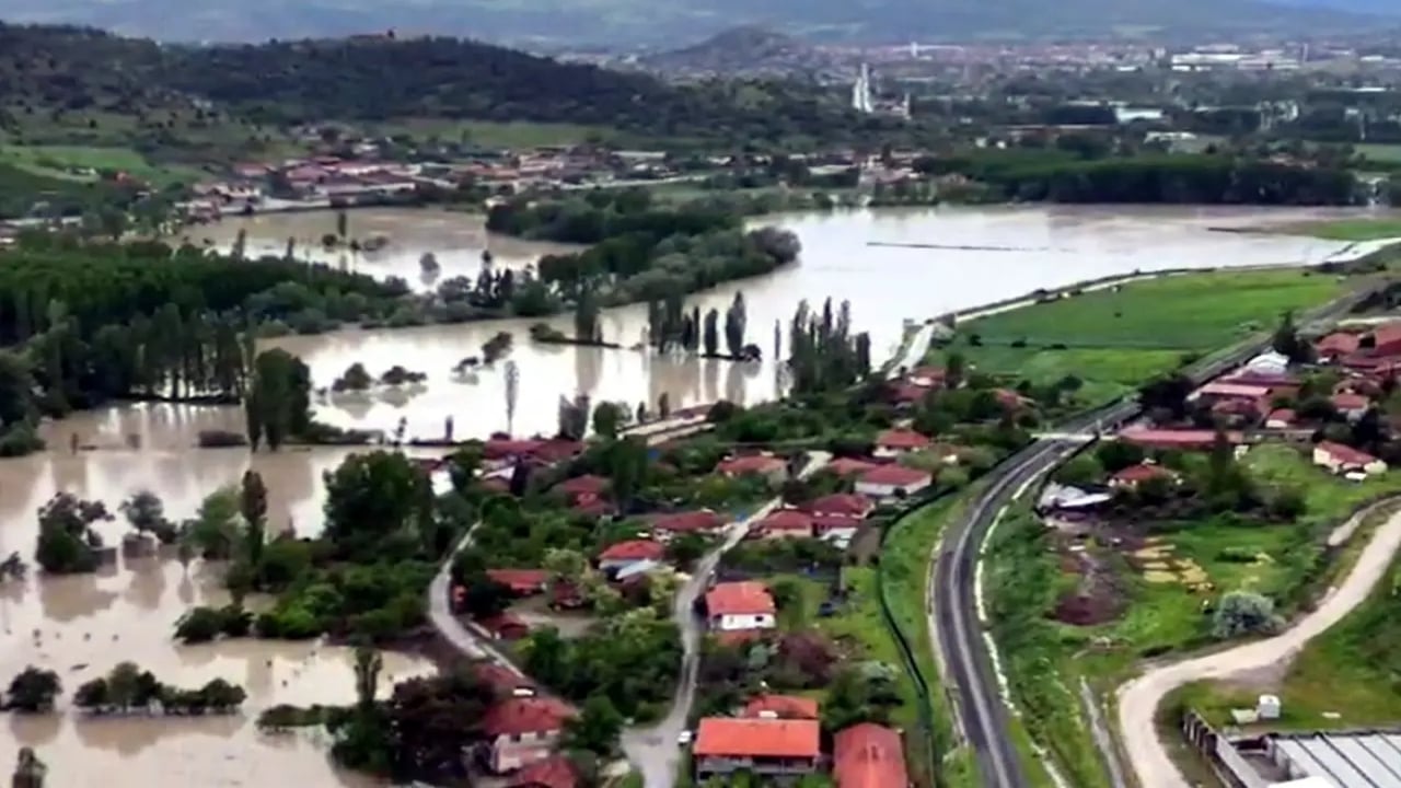 Foto - Koca bir ilçemiz diken üstünde! 15 mahalle ve 7 köy apar topar tahliye ediliyor