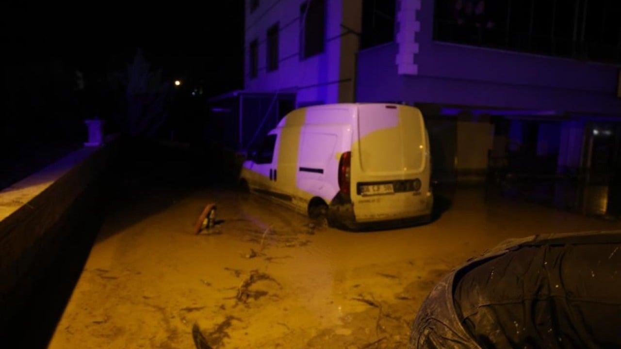Foto - Koca ilçe sular altında kaldı Gece yarısı sel baskını ile uyandılar