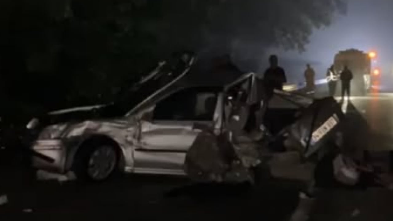 Foto - Kocaeli'de arıza yapan aracı tır biçti: Bir çocuk hayatını kaybetti!