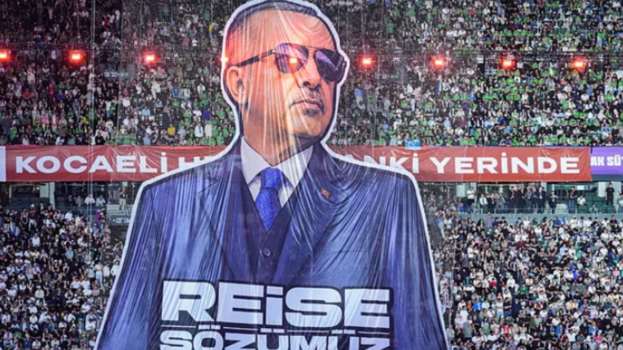 Foto - Kocaeli’de gençler coştu: ERDOĞAN’a dev koreografi