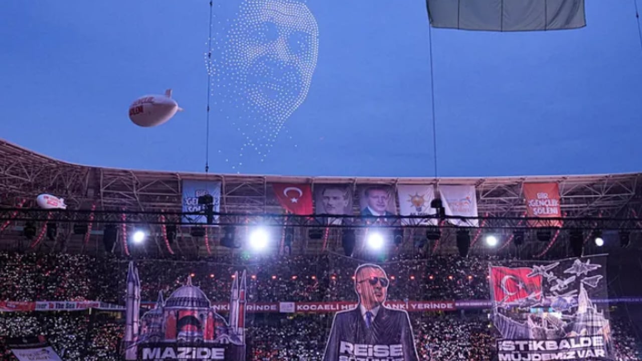 Foto - Kocaeli’de gençler coştu: ERDOĞAN’a dev koreografi